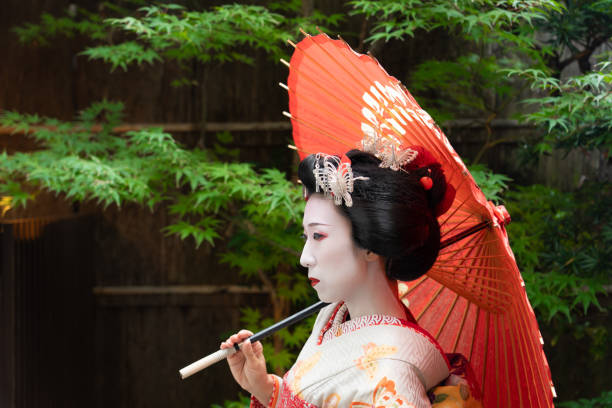 京都・祇園の舞妓さんイメージ写真 - 舞妓 ストックフォトと画像