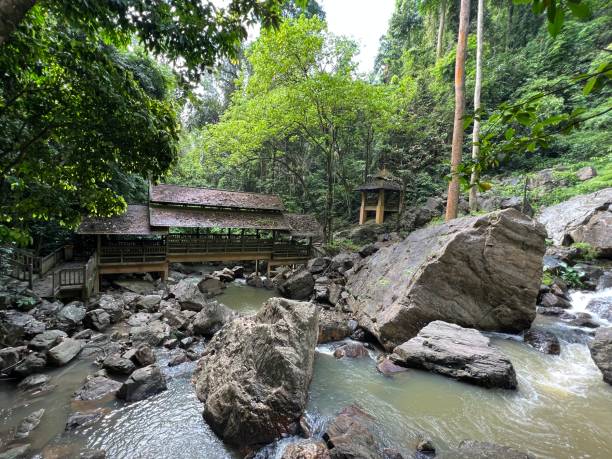 istock Chaloem Phra Kiat Ro Kao Waterfall 1675634284