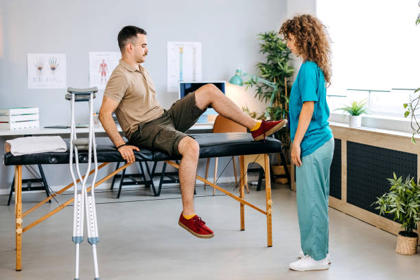 istock I'm here for knee pain 1675792150