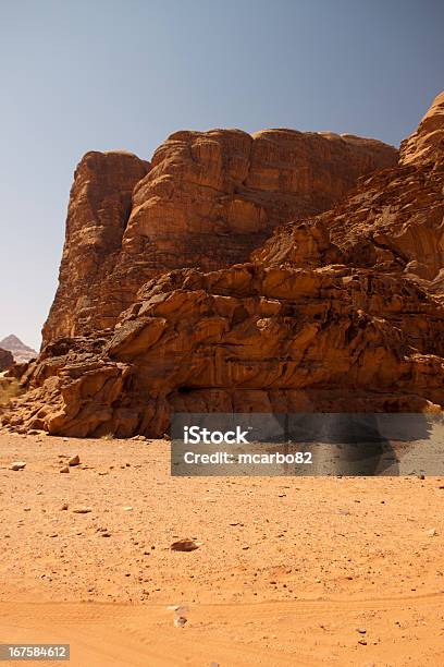 Photo libre de droit de Désert De Wadi Rum banque d'images et plus d'images libres de droit de Coucher de soleil - Coucher de soleil, Wadi Rum, Aventure