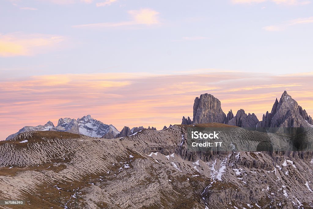 Scintillio delle montagne panorama - Foto stock royalty-free di Alba - Crepuscolo