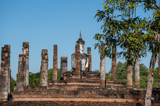 Phanom Rung Historical Park is a castle built in the ancient Khmer period located in Buriram Province, Thailand.