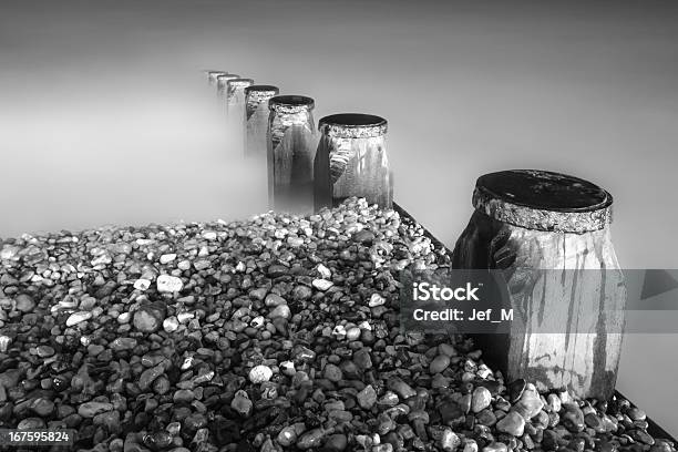 Versteckter Strand Am Zaun Von Nebel Stockfoto und mehr Bilder von Abwesenheit - Abwesenheit, Fotografie, Horizontal