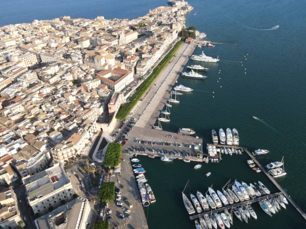 istock Isola di Ortigia 1676151158