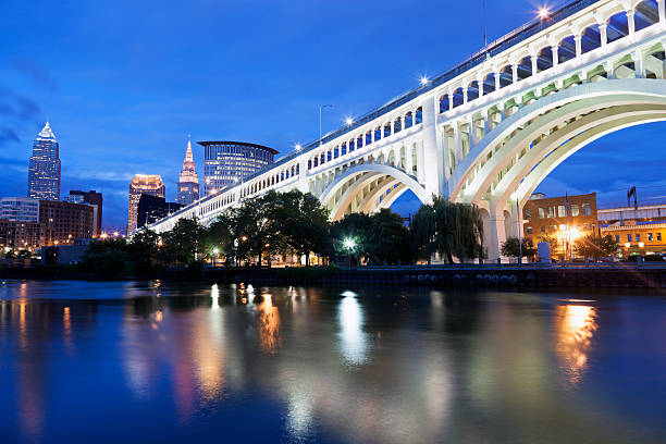 istock White bridge and reflection in Cleveland in Ohio at night 167627672