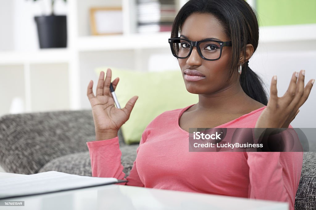 Demasiado para aprender - Foto de stock de Afrodescendiente libre de derechos