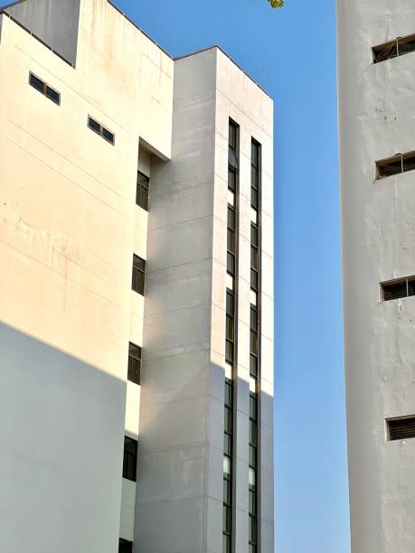 istock Building, Sunlight, Sunlight hits the building, Blue Sky 1676593013