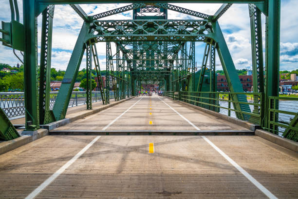 istock The Stillwater Lift Bridge in Stillwater, Minnesota 1677092555