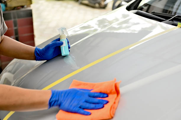 istock Man polishing car body 1677353637