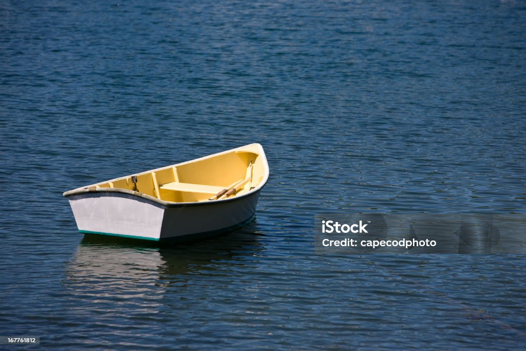 Barco Lone - Foto de stock de Agua libre de derechos