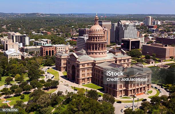 Austin Texas Aérea Cidade De Capitol E - Fotografias de stock e mais imagens de Acima - Acima, Ajardinado, Alto - Descrição Física