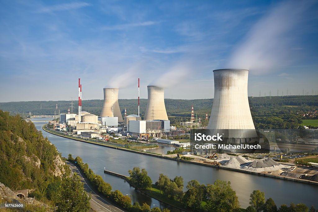 Centrale nucleare Esposizione lunga - Foto stock royalty-free di Acqua