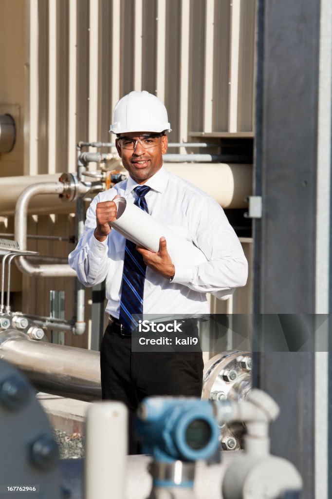 African American Ingénieur au site industriel - Photo de 40-44 ans libre de droits