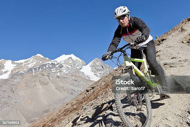 Foto de Annapurna Downhill Em Circuito Nepal e mais fotos de stock de Adulto - Adulto, Annapurna, Artigo de vestuário para cabeça