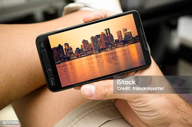 Bei Boston Bild Reisen In Einem Smartphone Stockfoto und mehr Bilder von Boston - Boston, Fusionen und Übernahmen, Lebensstil