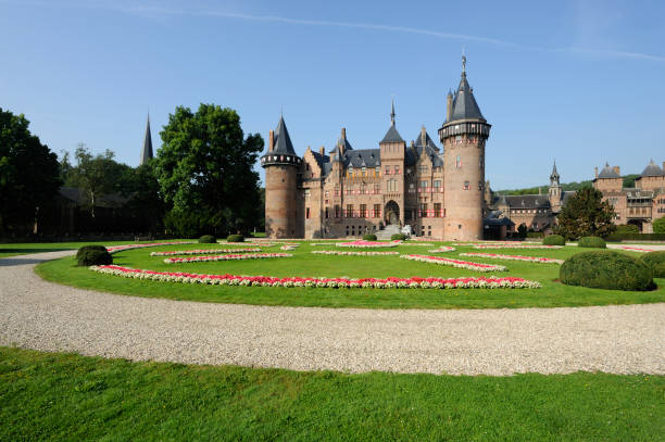 istock Front view of castle De Haar in the Netherlands 167771540