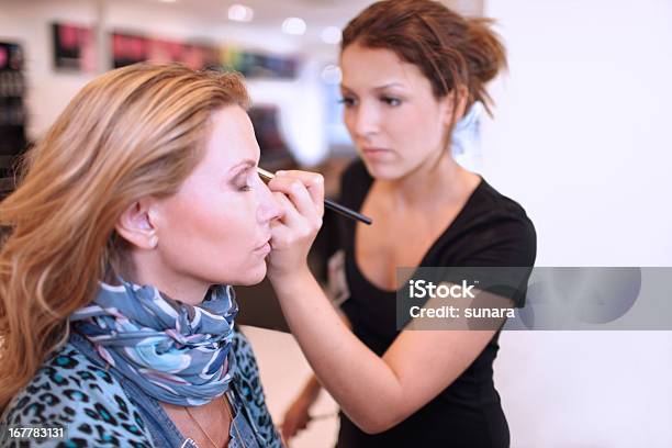 Makeup - zdjęcia stockowe i więcej obrazów Wizażysta - Wizażysta, Biznes, Dorosły