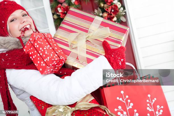 Compras De Natal - Fotografias de stock e mais imagens de Grupo Grande de Objetos - Grupo Grande de Objetos, Prenda de Natal, Comércio - Consumismo