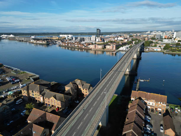 istock Itchen Toll Bridge Southampton from the side 1678037114