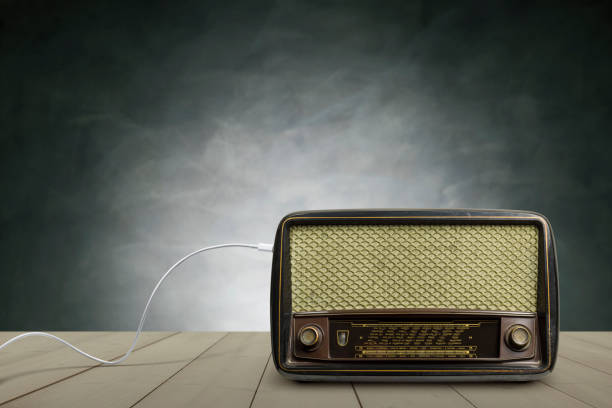 istock Antique radio 1678077983