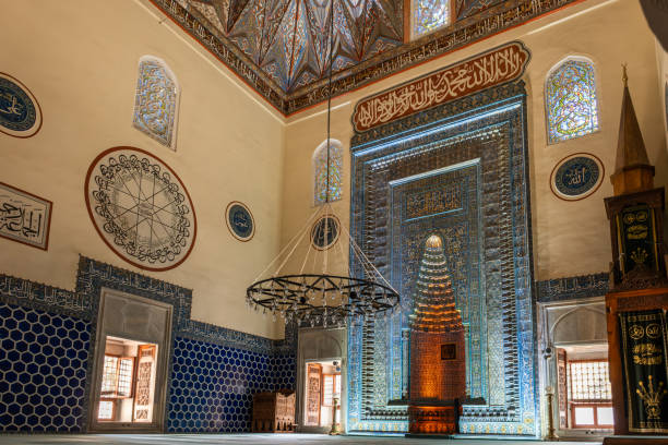 istock Fifth Ottoman Sultan Celebi Mehmet Tomb (Green Tomb) and Mosque 1678653981