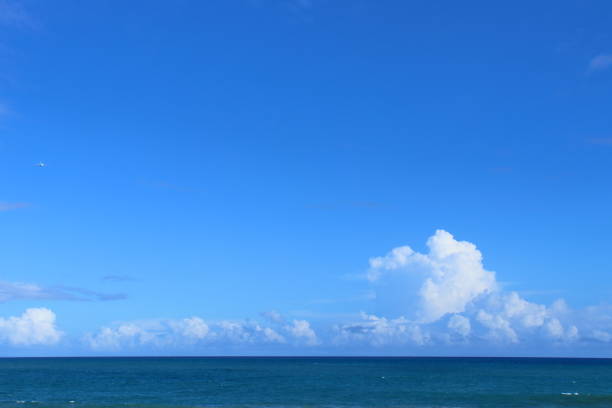 istock Tosa Bay,Clouds on the horizon (Monobe River mouth, Nankoku City, Kochi Prefecture) 1679032431