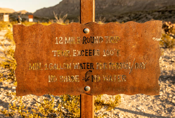istock Warning Sign For HIkers On Marufo Vega Trail 1679051155