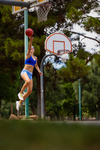 istock Basketball Woman 1679106127