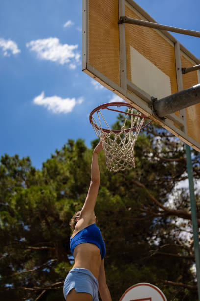 istock Basketball Woman 1679107178