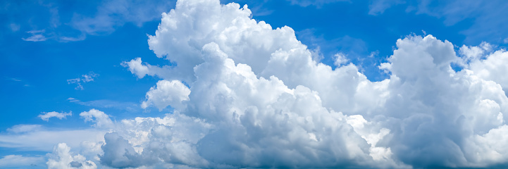 Blue sky and white clouds landscape view for backgrounds