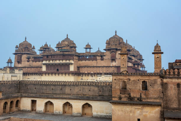 istock Jahangir Mahal in Orchha 1679706280