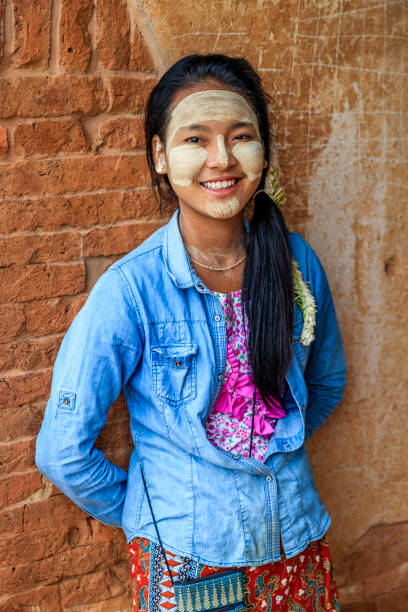 istock Young Burmese girl posing in Bagan 1679915658