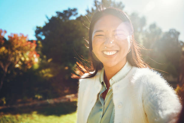 istock Freckled Beauty's Autumn Selfie 1680065993