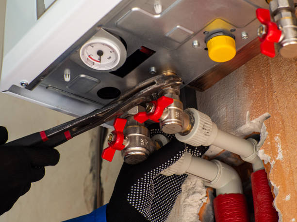 istock Installing heating and water pipes in apartment 1680141595