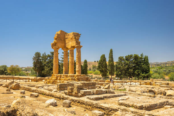 świątynia heraklesa w dolinie świątyń. archeologicznego - temple of heracles zdjęcia i obrazy z banku zdjęć