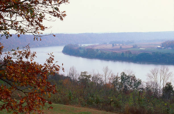 County, rural, the good life.  Indiana has many scenes that state just that.  Quiet, fields of crop, kind people.