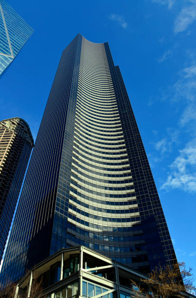Seattle, Washington state, United State: The Columbia Center is the tallest building in Seattle and Washington State. With a total height of 285 meters, it was the tallest skyscraper west of the Mississippi when it was completed in 1985, but was surpassed in 1989 by the US Bank Tower in Los Angeles at 310 meters. The height of the Columbia Center, including an antenna on the roof, is 295 meters. However, this is not viewed as part of the building architecture and is therefore not counted towards the formal height. Designed by Chester L. Lindsey.