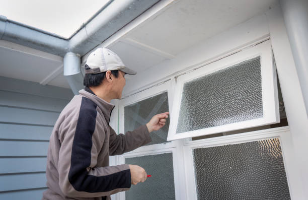 istock Worker preparing to replace the broken window glass. Home maintenance project. 1681944293