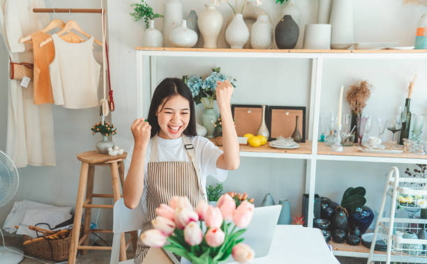 istock Small business owners online are delighted with their customers' orders. and check the orders that the customers have ordered of online retailers - online shopping 1682010921
