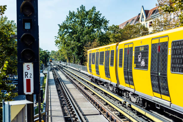 istock U-Bahn in Berlin, Schlesisches Tor 1682016974
