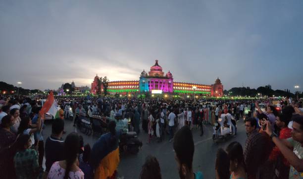здание видхана судха - bangalore india parliament building building exterior стоковые фото и изображения