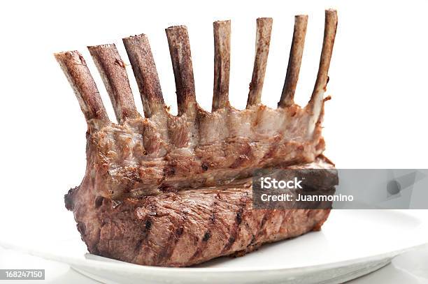 骨付きラム肉のグリル - 仔羊のローストのストックフォトや画像を多数ご用意 - 仔羊のロースト, ラムチョップ肉, 網焼き