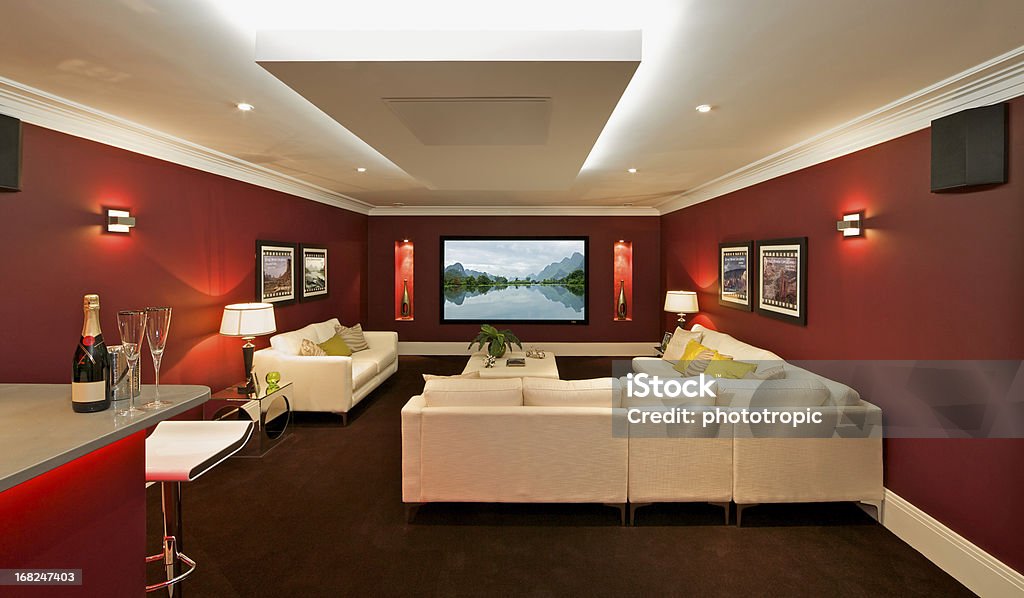 Sala de cinema em casa - Foto de stock de Porão royalty-free