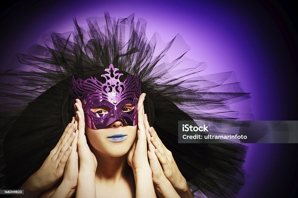 Brazos Chica con máscara de seis - Foto de stock de Adulto libre de derechos