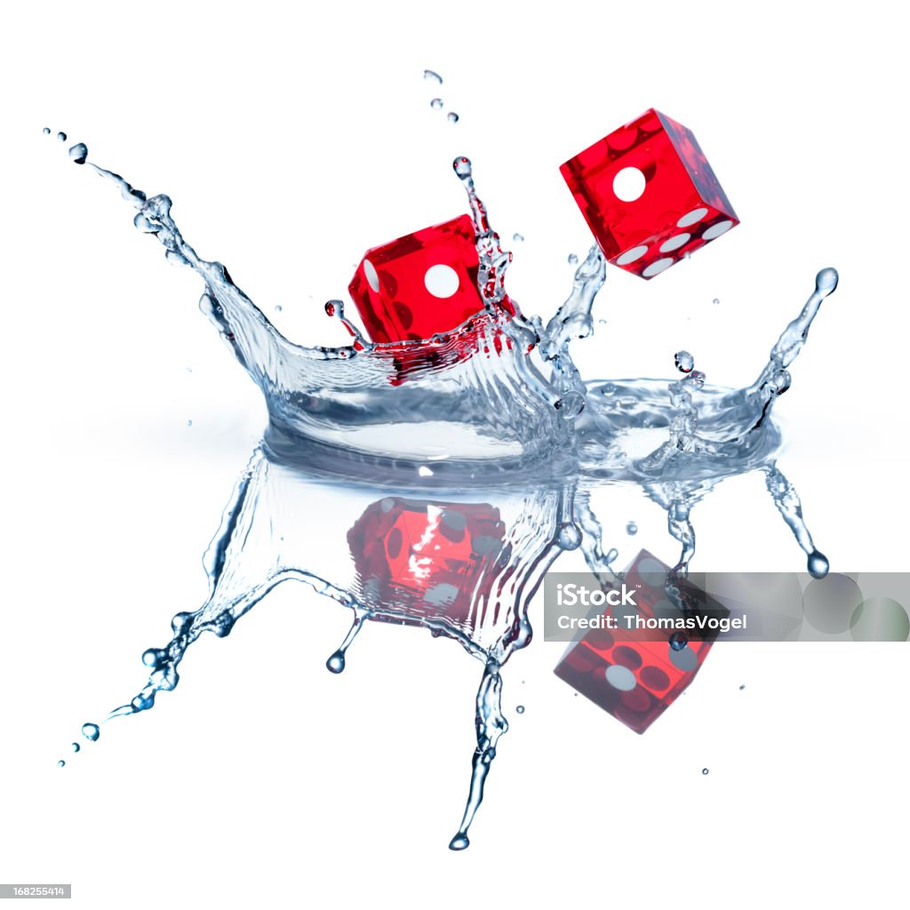 Dado acqua azione su bianco VIII - Foto stock royalty-free di Acqua