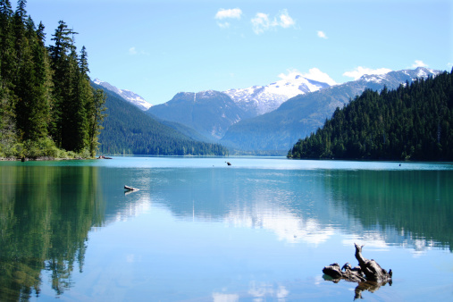 Glacier view and Cheakamus Lake in Garibaldi Provincial Park, BC, Canada.