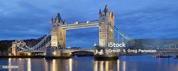 Foto de Tower Bridge e mais fotos de stock de Londres - Inglaterra - Londres - Inglaterra, Panorâmica, Arquitetura
