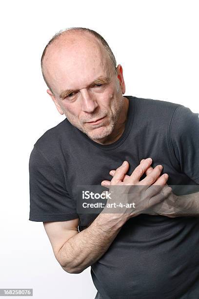 Hombre Viejo Con Un Ataque Cardíaco Foto de stock y más banco de imágenes de Recortable - Recortable, Ataque cardíaco, Cardiopatía