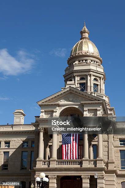 Photo libre de droit de Wyoming State Capitol Building À Cheyenne Vertical banque d'images et plus d'images libres de droit de Cheyenne - Cheyenne, Architecture, Bâtiment vu de l'extérieur