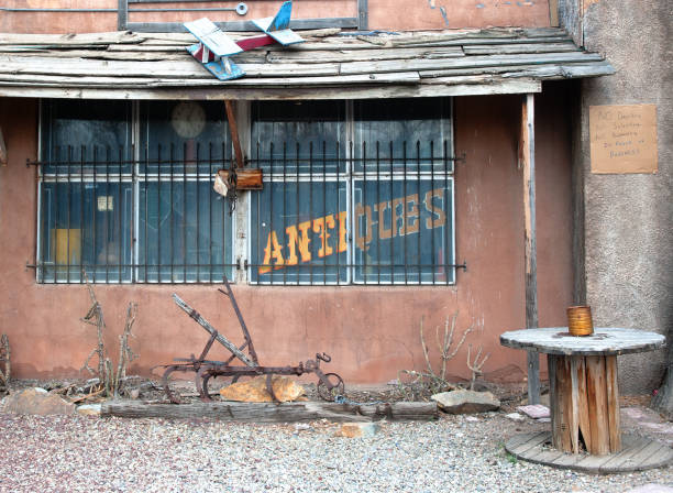 istock Abandoned Antique Gift Shop 168262104